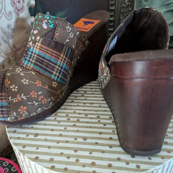 Rocket Dog patchwork Clogs - Picture 2 of 3